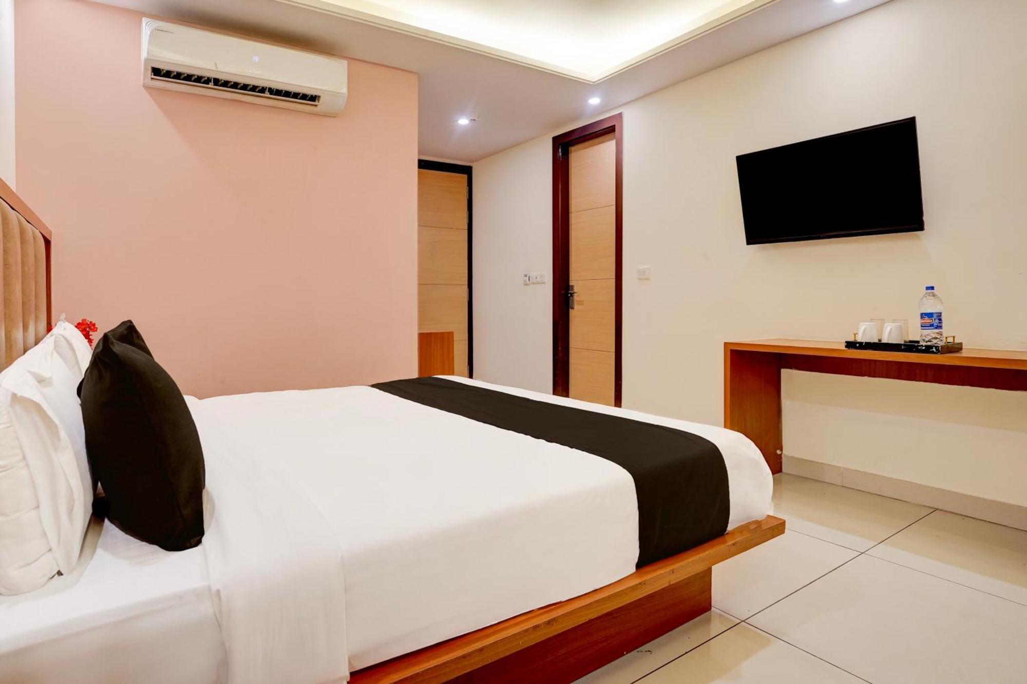 Super Townhouse Airport Road Delhi Hotel New Delhi Exterior foto
