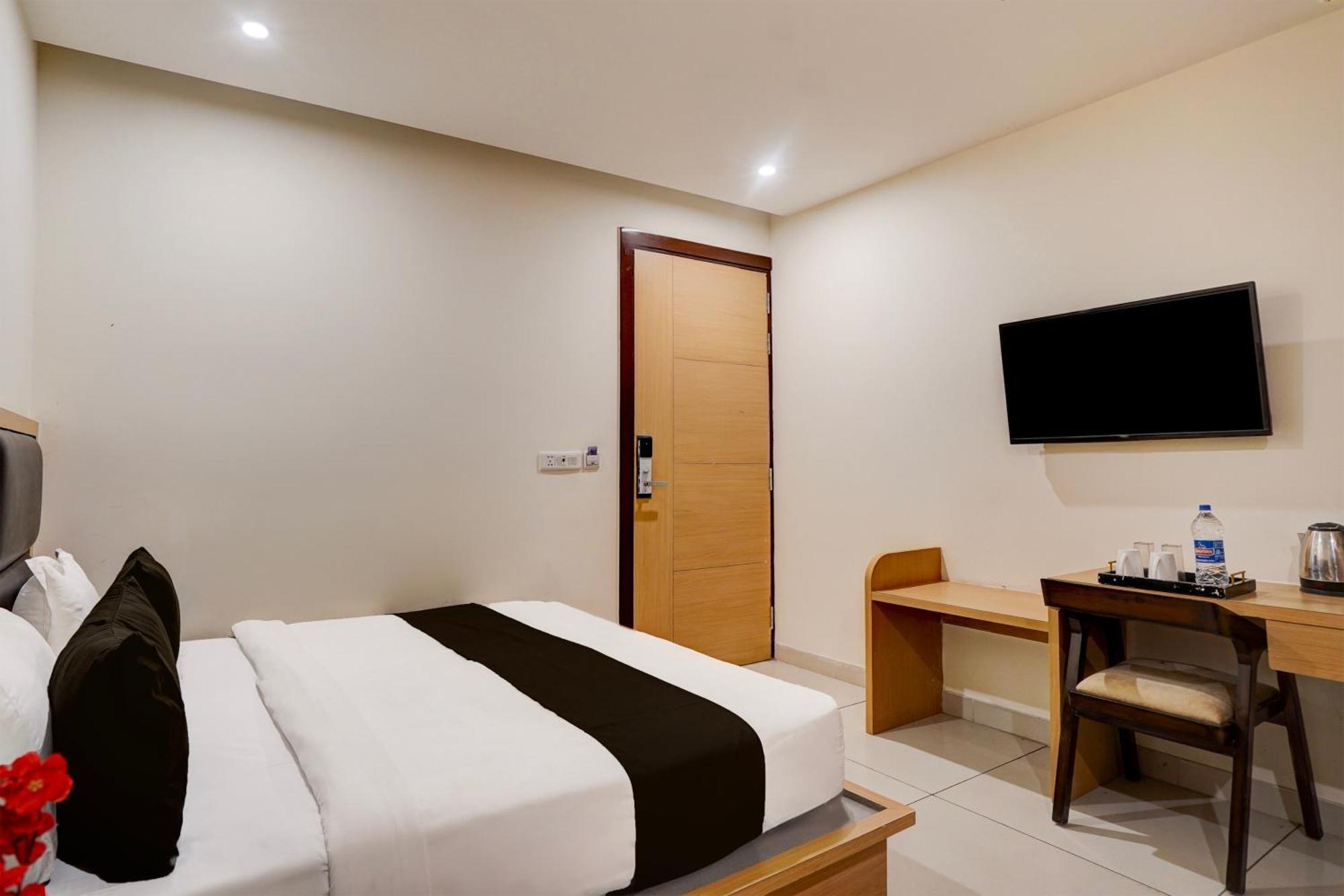 Super Townhouse Airport Road Delhi Hotel New Delhi Exterior foto